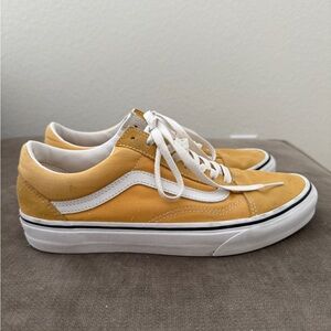 WOMENS VANS UA OLD SKOOL SNEAKERS